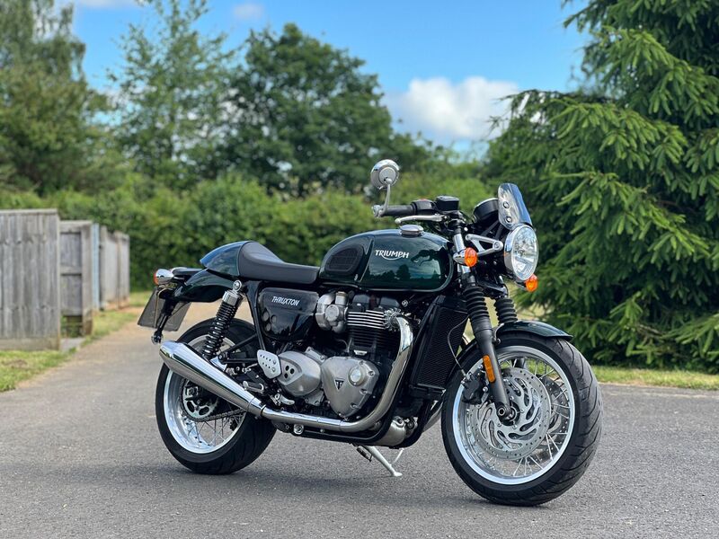 TRIUMPH THRUXTON 1200