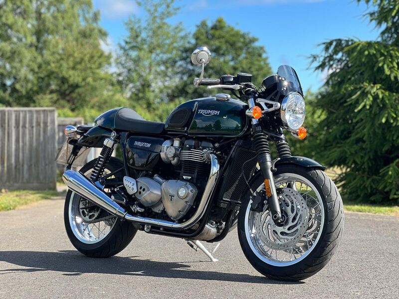 TRIUMPH THRUXTON 1200