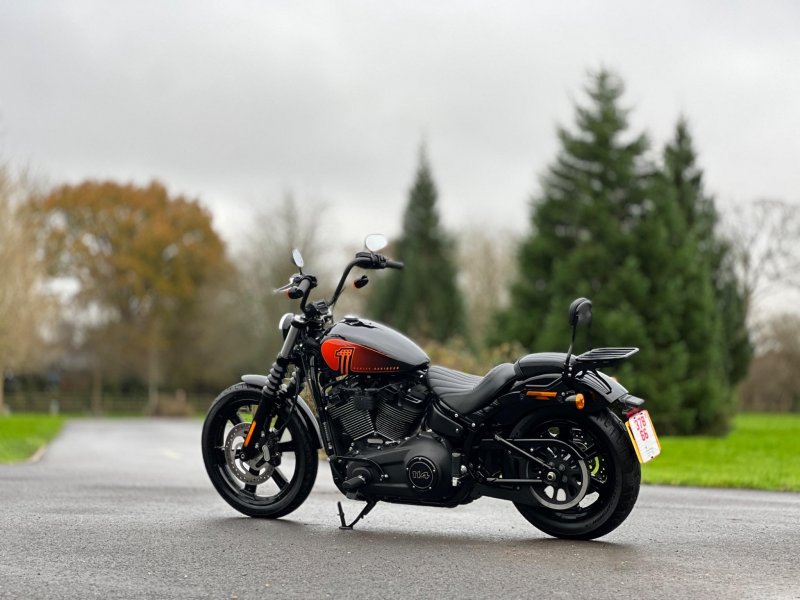 HARLEY-DAVIDSON Dyna