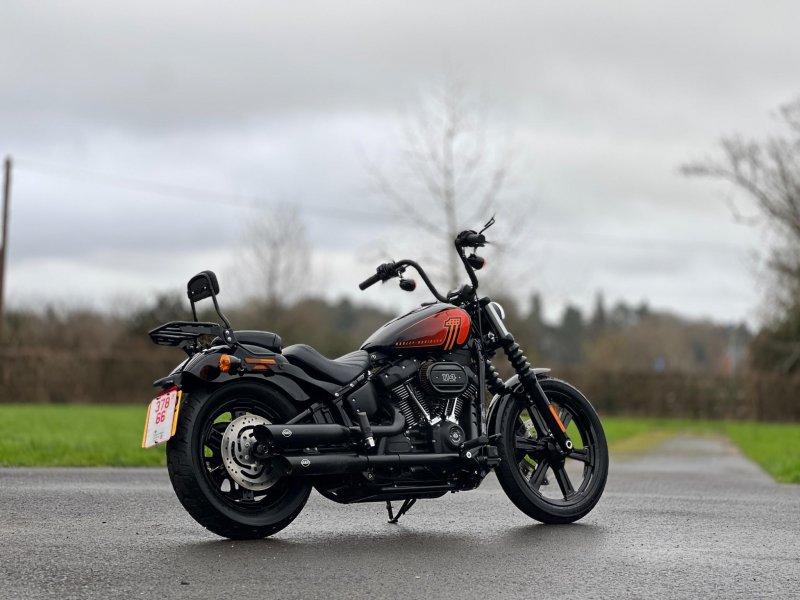 HARLEY-DAVIDSON Dyna