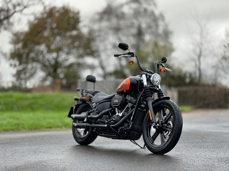 HARLEY-DAVIDSON Dyna