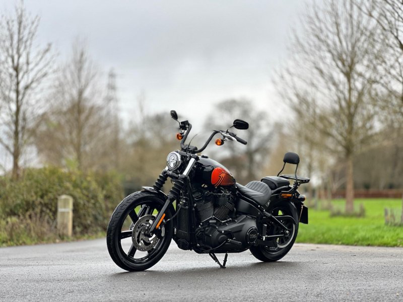 HARLEY-DAVIDSON Dyna