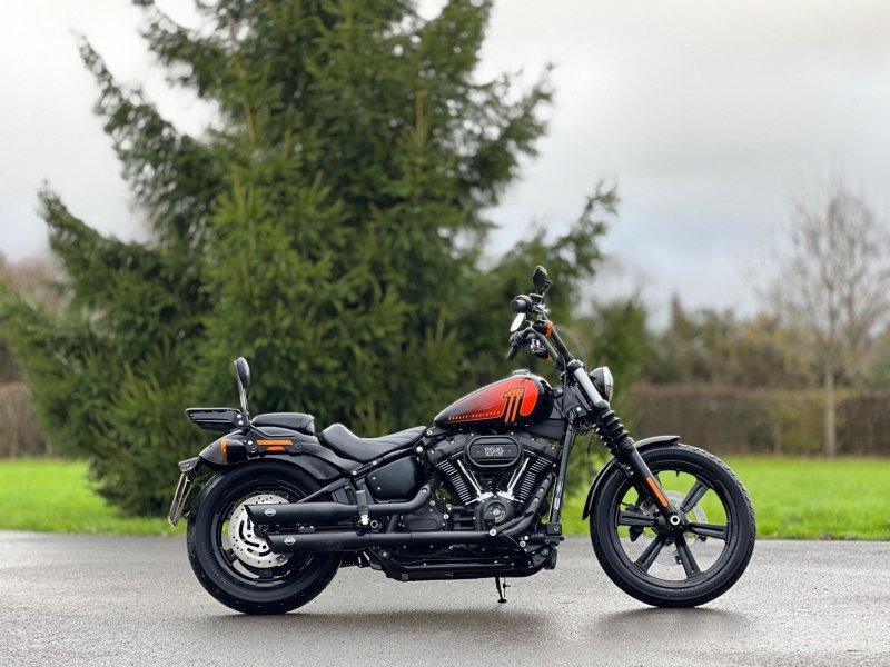 HARLEY-DAVIDSON Dyna