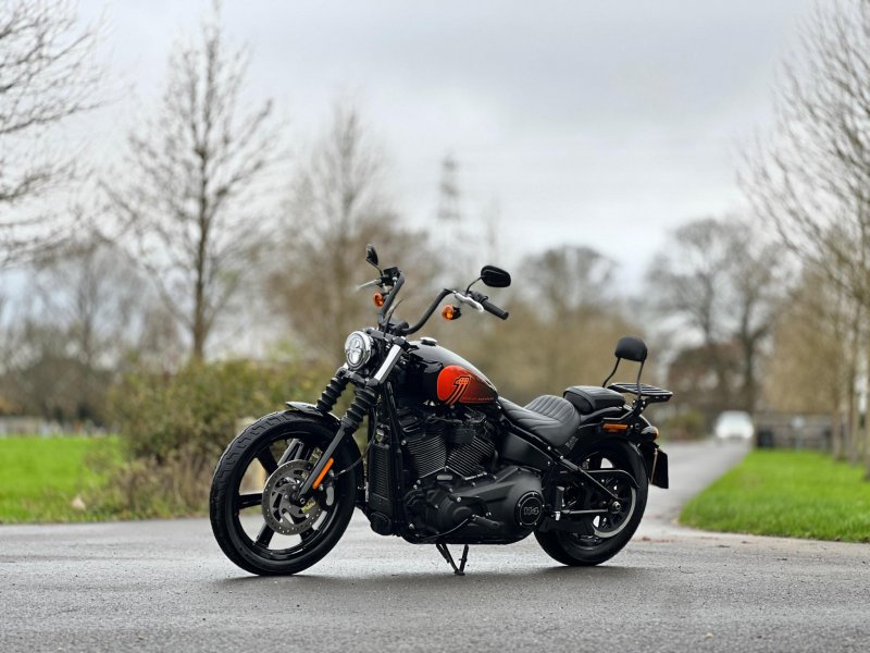 HARLEY-DAVIDSON Dyna