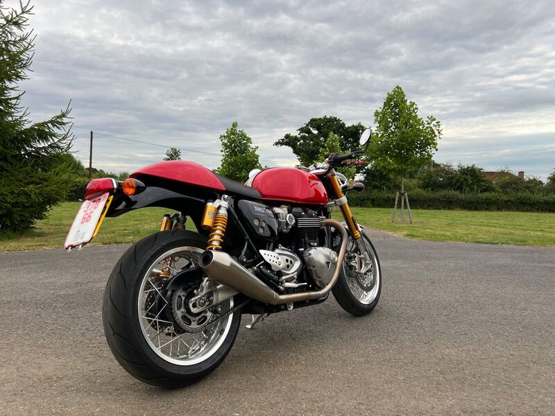 TRIUMPH THRUXTON 1200 R