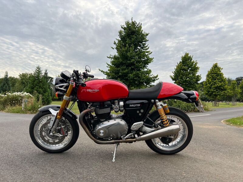 TRIUMPH THRUXTON 1200 R