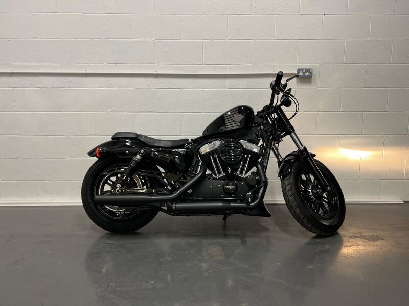 HARLEY-DAVIDSON Sportster